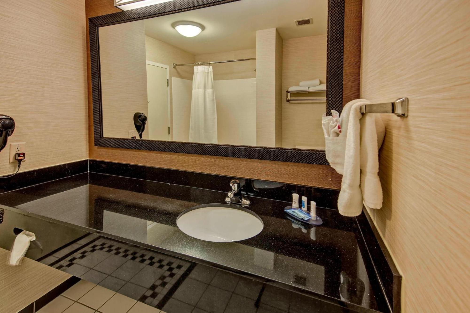 Fairfield Inn And Suites By Marriott Oklahoma City Airport Eksteriør bilde