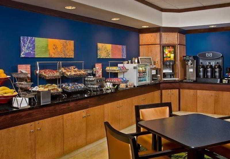 Fairfield Inn And Suites By Marriott Oklahoma City Airport Restaurant bilde