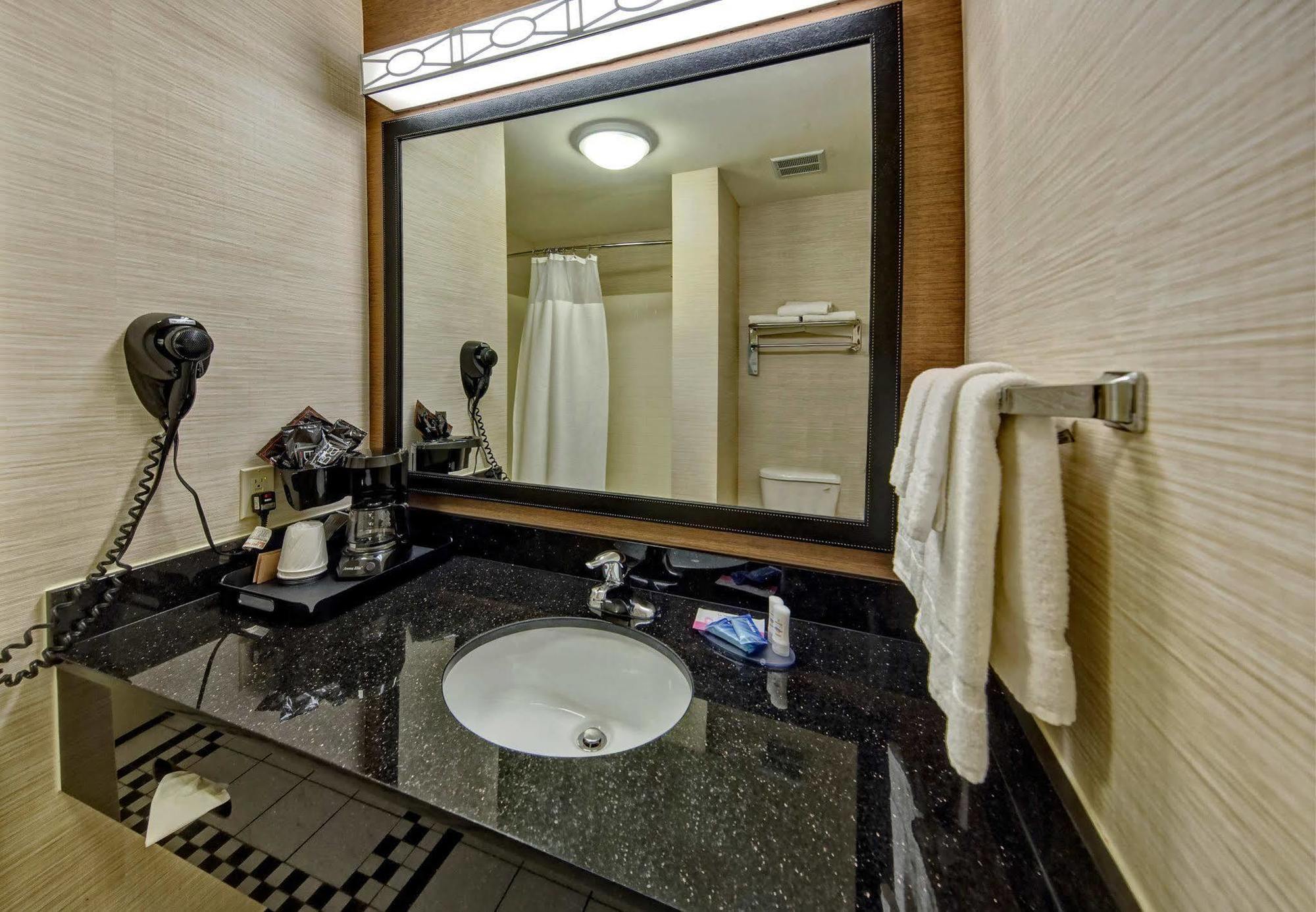 Fairfield Inn And Suites By Marriott Oklahoma City Airport Eksteriør bilde